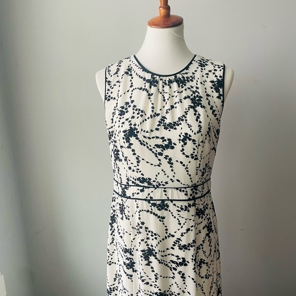 Talbots Floral Flounce Black and White Hem Dress - Picture 2 of 7